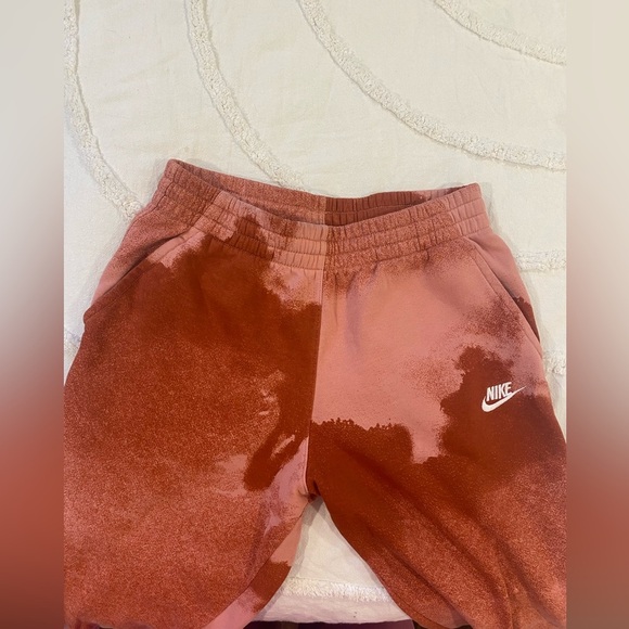 Nike Kids All Over Print Joggers Size XL - Picture 2 of 8